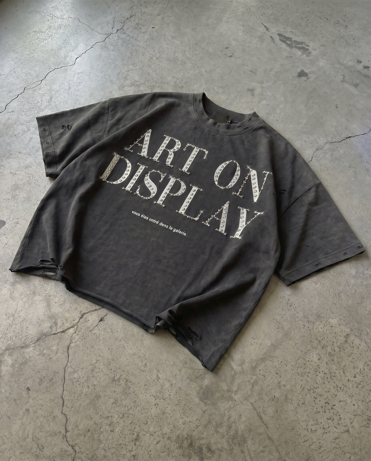 ARCHIVE "ART ON DISPLAY" RHINESTONE TEE